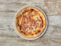 67833_TrattoríaDiGuzmánSantAntoni_Food_PizzaProsciuttoJam&oacute;nYQueso